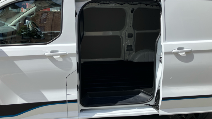 Ford Transit Custom 320 L1 Diesel Fwd 2.0 EcoBlue 150ps H1 Van Sport - Image 5